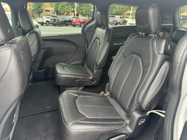 Used 2026 Chrysler Pacifica Select FWD image 33