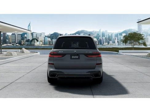 New 2026 BMW X7 xDrive40i image 5