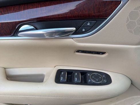 Used 2017 Cadillac XT5 Luxury w/ Driver Awareness Package image 28