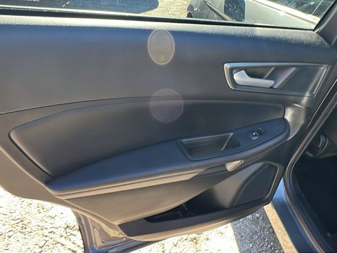 Used 2023 Ford Edge SE image 20