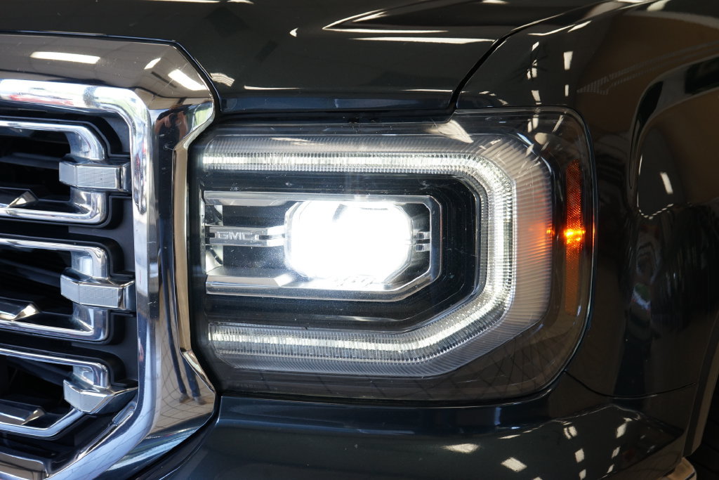 Used 2018 GMC Sierra 1500 SLT AWD/4WD image 22