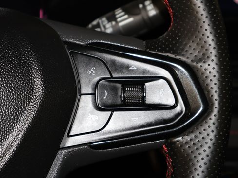 Used 2025 Chevrolet TrailBlazer RS w/ Convenience Package image 21