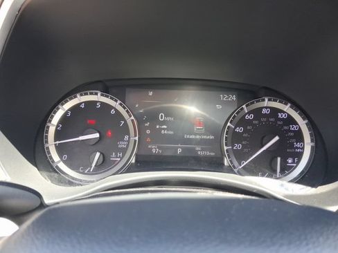 Used 2022 Toyota Highlander XLE FWD image 17