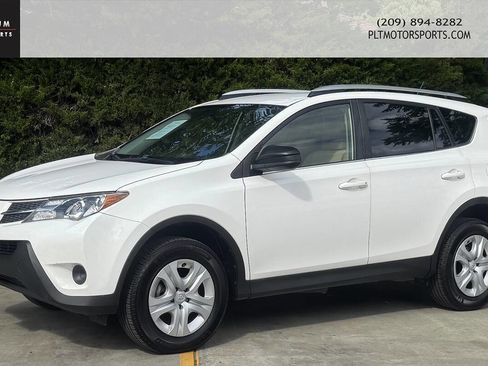 Used 2013 Toyota RAV4 LE image 1