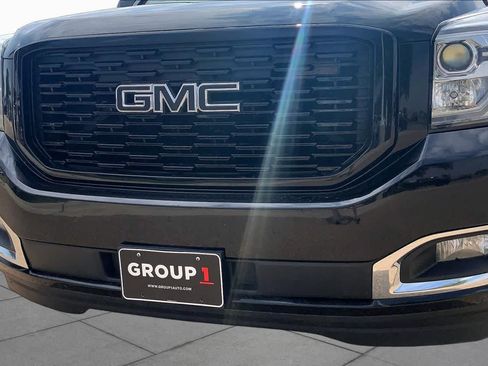 Used 2015 GMC Yukon XL Denali w/ Premium Package RWD image 30