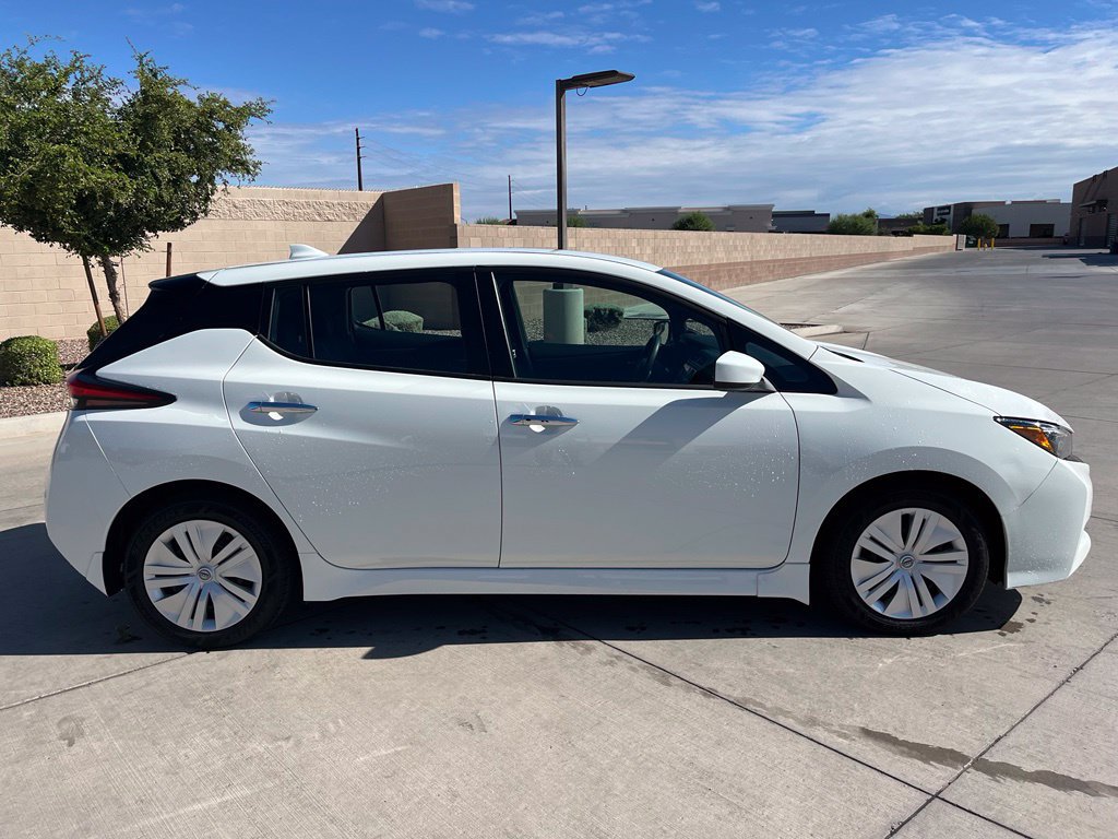 Used 2025 Nissan Leaf S FWD image 5