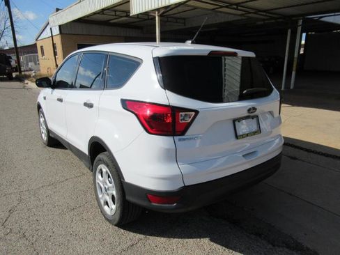 Used 2019 Ford Escape S image 4