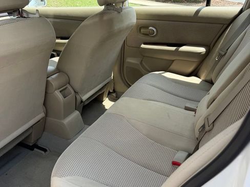 Used 2012 Nissan Versa Hatchback w/ SL Navigation Pkg FWD image 8