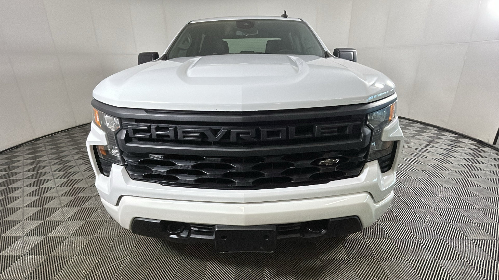 Used 2023 Chevrolet Silverado 1500 Custom AWD/4WD image 8