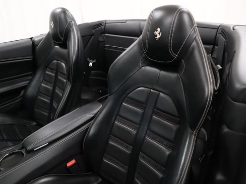 Used 2016 Ferrari California T image 18