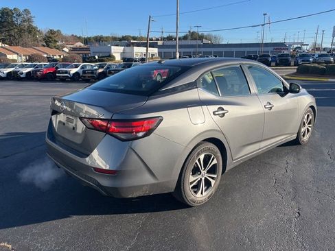 Used 2020 Nissan Sentra SV image 3