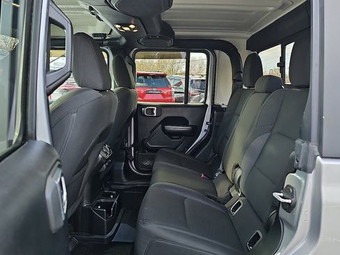 Used 2020 Jeep Gladiator Sport w/ Quick Order Package 24S image 10