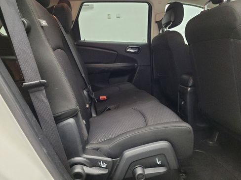 Used 2018 Dodge Journey SE w/ Popular Equipment Group image 19