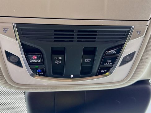 Used 2021 Acura RDX w/ Technology Package image 19