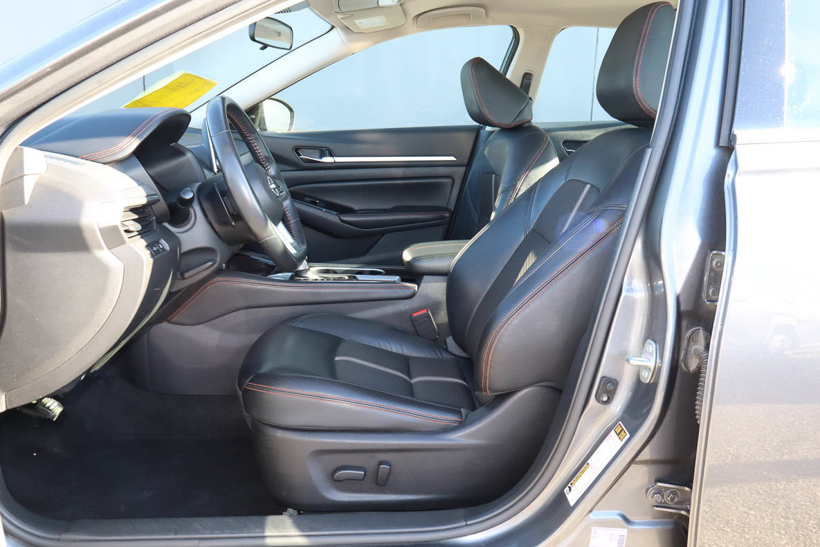 Used 2024 Nissan Altima 2.5 SR FWD image 7
