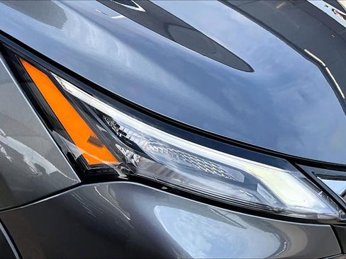 Used 2024 Nissan Rogue S FWD image 25