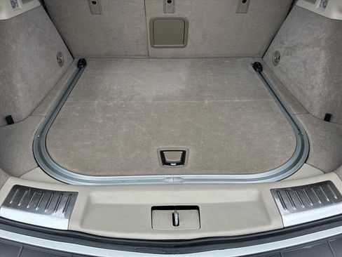 Used 2011 Cadillac SRX Luxury image 12