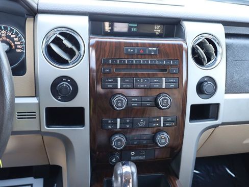 Used 2012 Ford F150 Lariat w/ Lariat Chrome Pkg RWD image 9