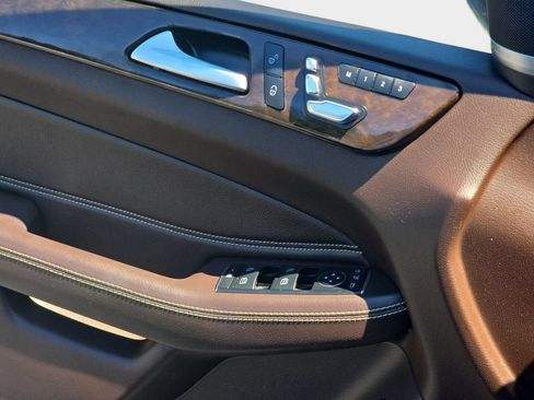 Used 2019 Mercedes-Benz GLS 450 4MATIC image 28