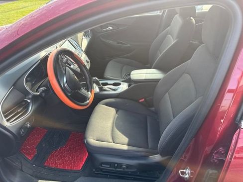 Used 2017 Chevrolet Malibu LT FWD image 5
