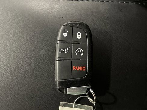 Used 2020 Jeep Grand Cherokee Altitude image 34