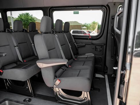 Used 2025 Mercedes-Benz Sprinter 2500 image 32