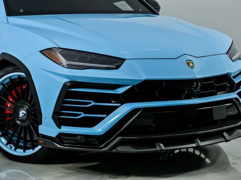 Used 2020 Lamborghini Urus image 3