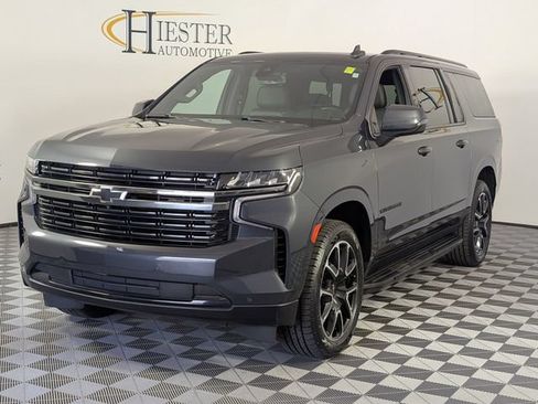 Certified 2022 Chevrolet Suburban RST w/ Luxury Package AWD/4WD image 4