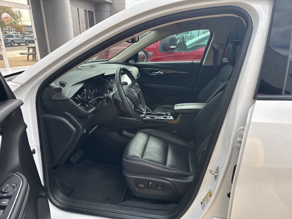 Used 2021 Buick Envision Essence w/ Sport Touring Package FWD image 11