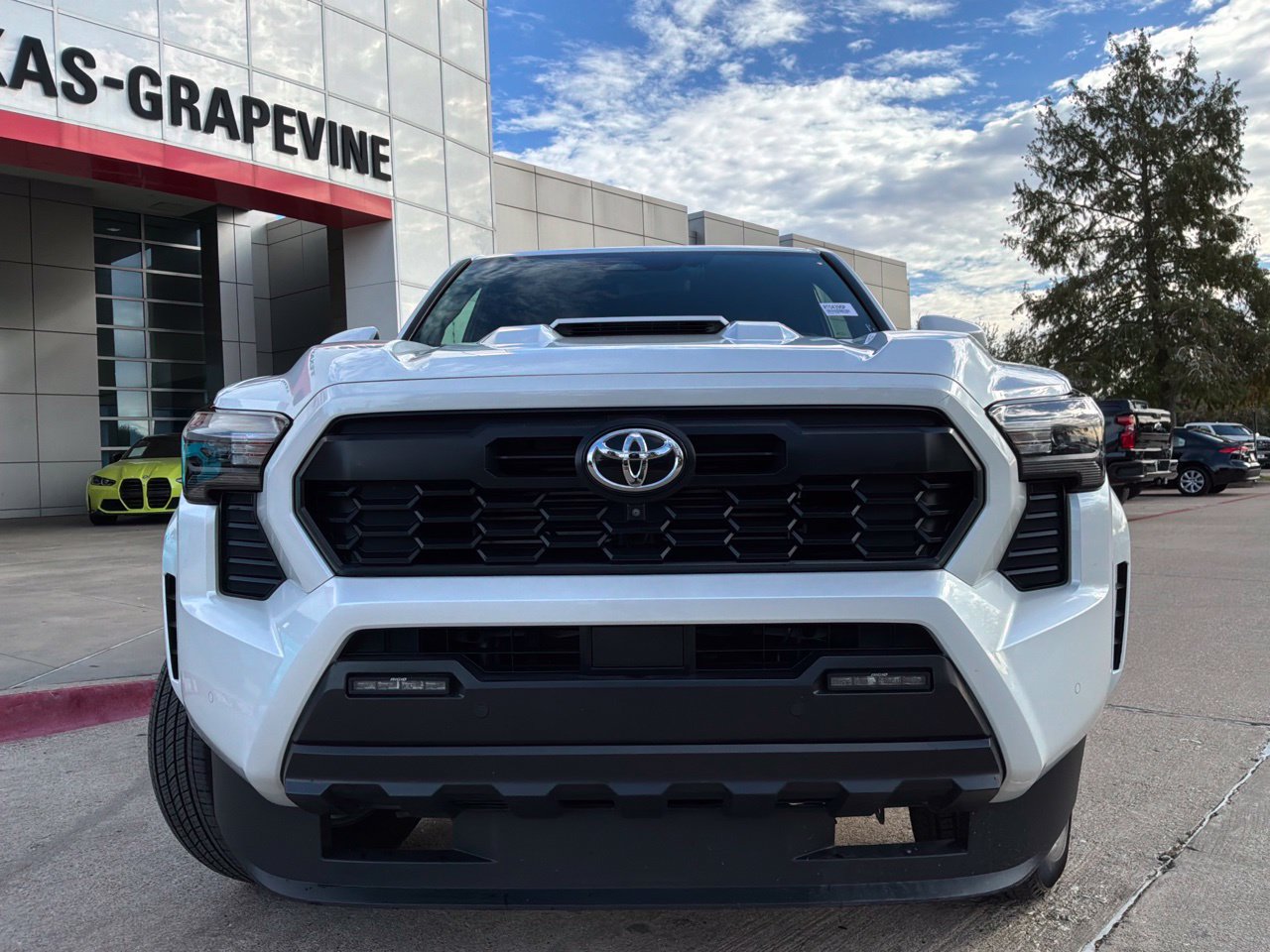 Used 2024 Toyota Tacoma TRD Sport w/ TRD Sport Premium Package AWD/4WD image 3