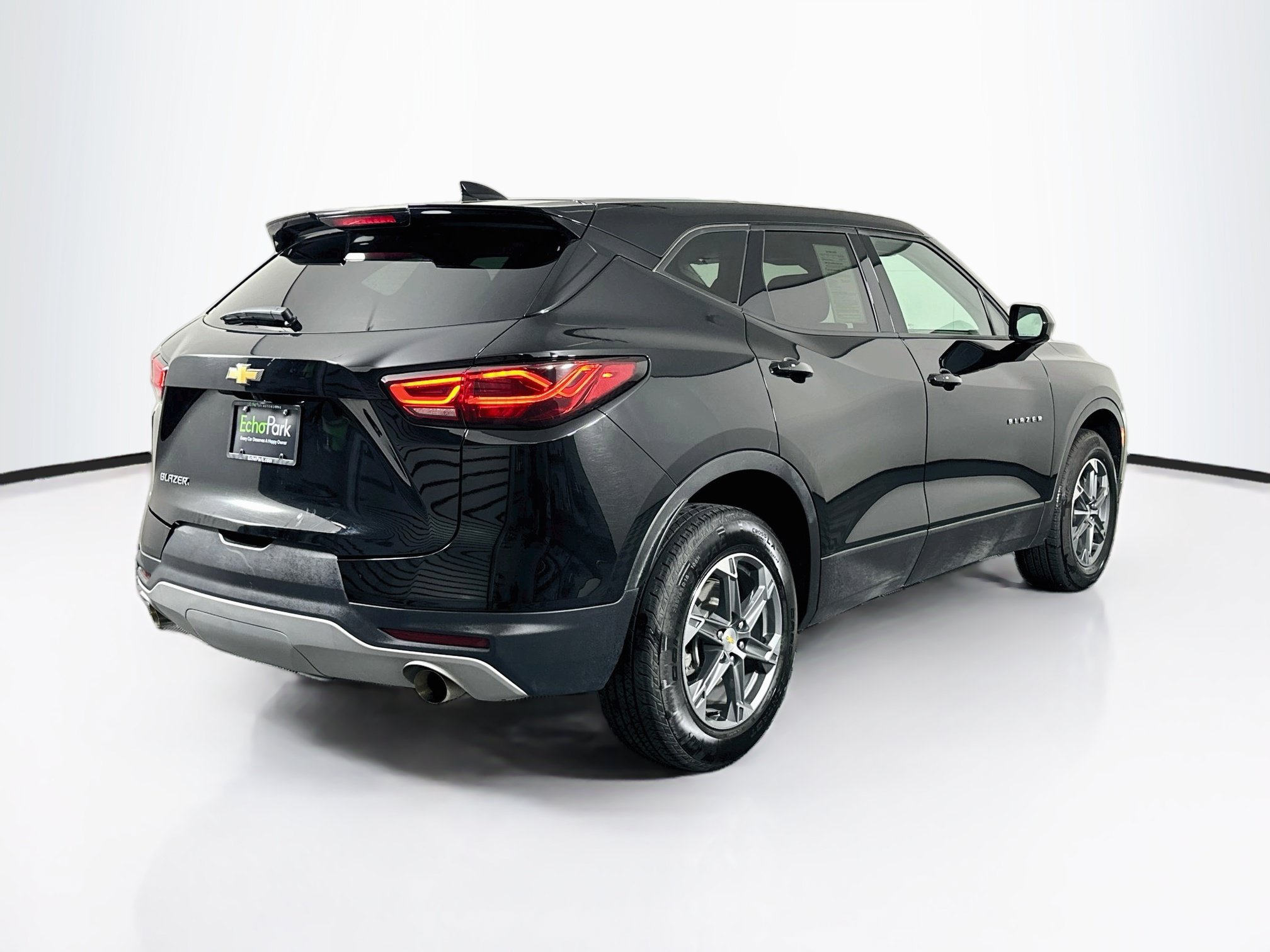 Used 2025 Chevrolet Blazer LT FWD image 9