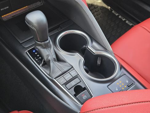 Used 2018 Toyota Camry XSE image 26