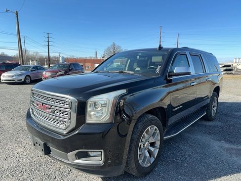 Used 2020 GMC Yukon XL SLT image 1