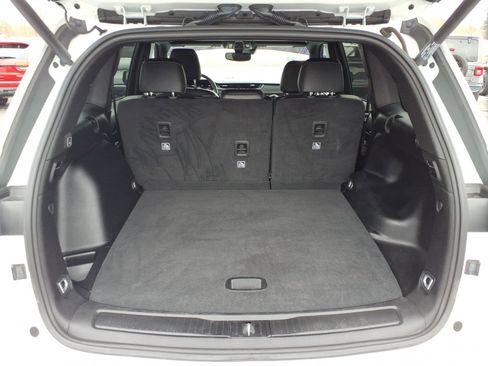 Certified 2023 Jeep Grand Cherokee Altitude image 11