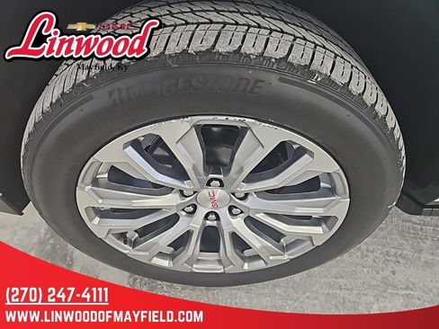 Used 2024 GMC Yukon XL Denali w/ Denali Reserve Package image 6