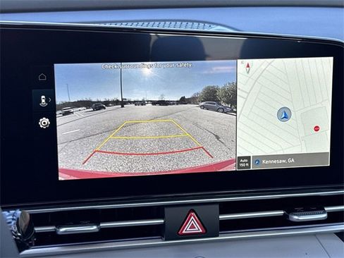 New 2025 Hyundai Elantra Limited image 29