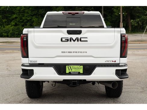 New 2026 GMC Sierra 2500 AT4 w/ AT4 Premium Plus Package AWD/4WD image 7