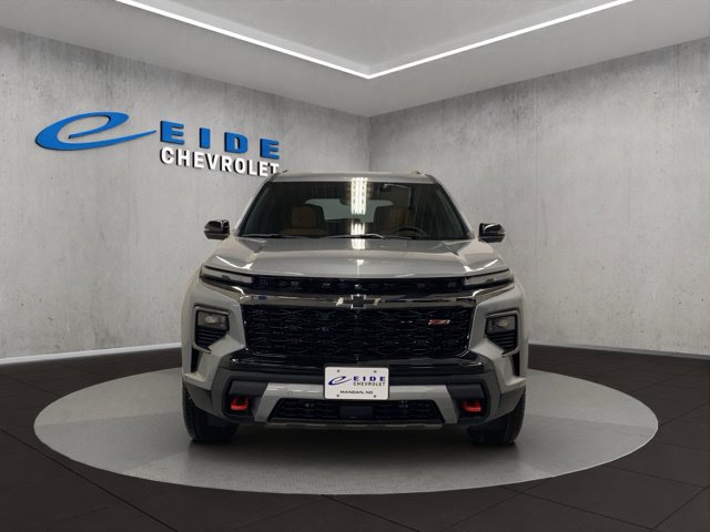 New 2027 Chevrolet Traverse Z71 w/ Enhanced Driving Package AWD/4WD image 2