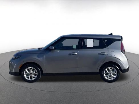 Used 2025 Kia Soul LX w/ LX Technology Package image 9