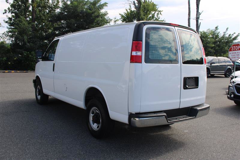 Used 2023 GMC Savana 2500 w/ Driver Convenience Package RWD image 5