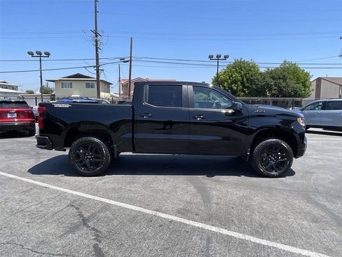 Used 2025 Chevrolet Silverado 1500 LT Trail Boss w/ Convenience Package II image 4