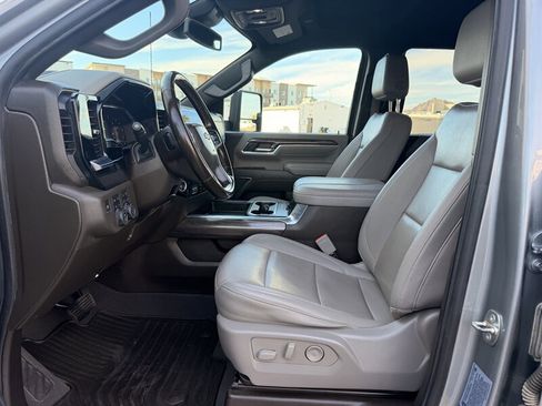 Used 2024 Chevrolet Silverado 3500 LTZ w/ LTZ Convenience Package image 11