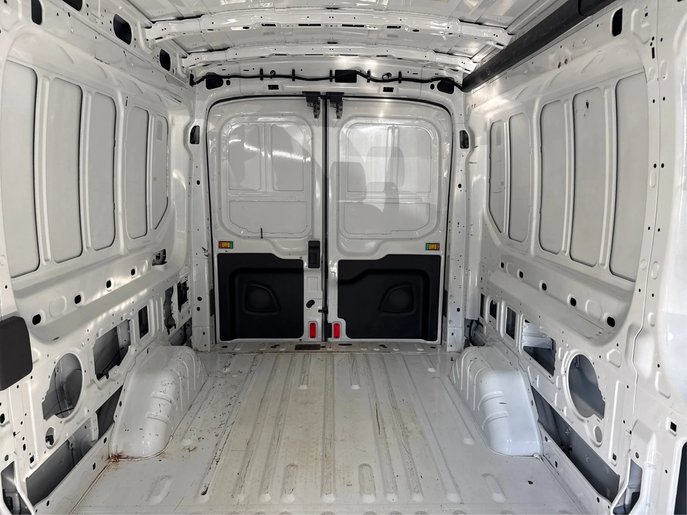Used 2020 Ford Transit 250 Medium Roof AWD image 12