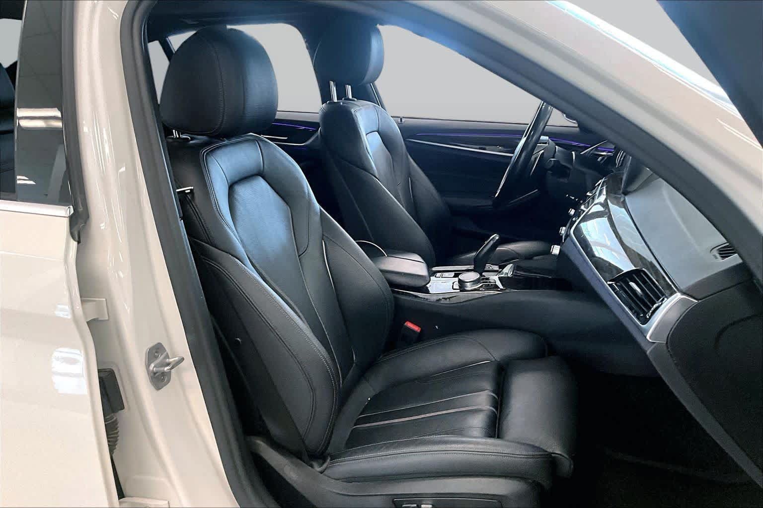 Used 2019 BMW 530i w/ Convenience Package RWD image 8