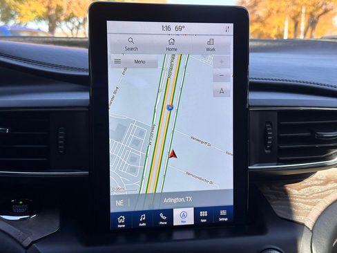 Used 2020 Ford Explorer Platinum w/ Premium Technology Package image 42