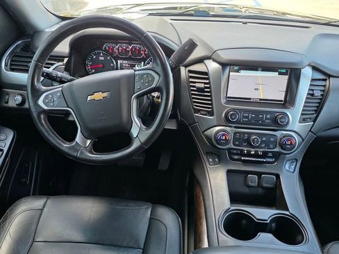Used 2016 Chevrolet Suburban LT image 18