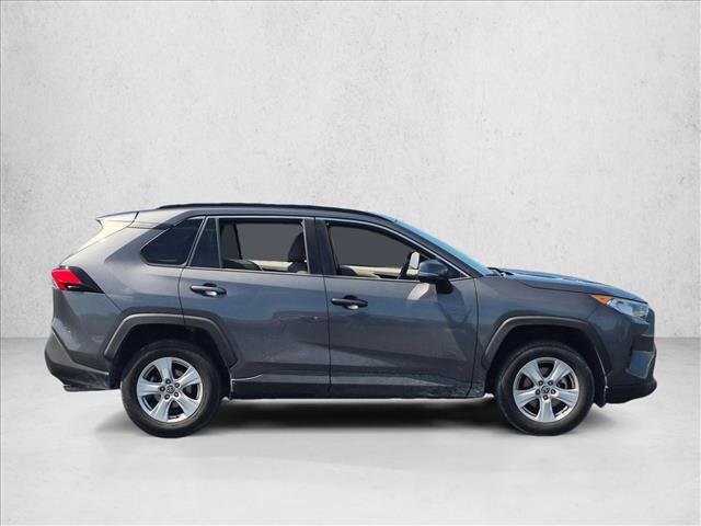 Used 2021 Toyota RAV4 XLE w/ Convenience Package FWD image 4
