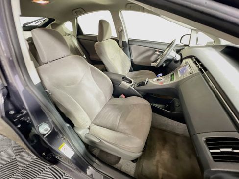 Used 2015 Toyota Prius Two FWD image 31