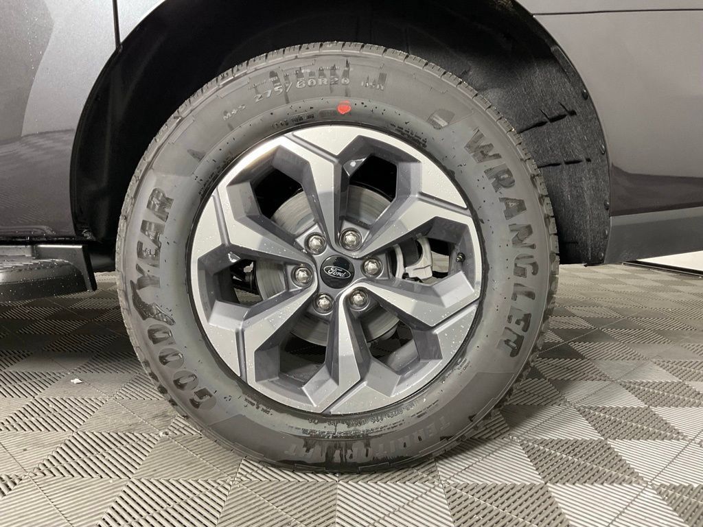 New 2027 Ford Expedition Max Active RWD image 10