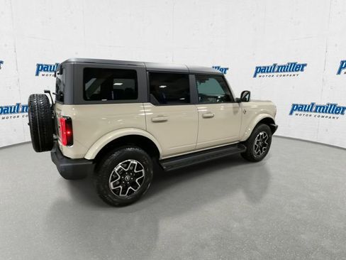 Used 2025 Ford Bronco Outer Banks AWD/4WD image 11